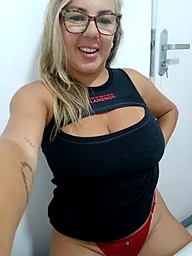 Pamelamilf online show from January 7, 6:33 pm