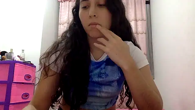 LatinDoll8 online show from August 3, 10:37 pm
