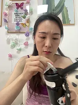 you-005 online show from February 13, 2:24 am