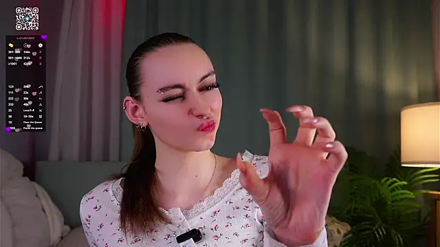 BeckiMacreno online show from April 22, 3:09 pm