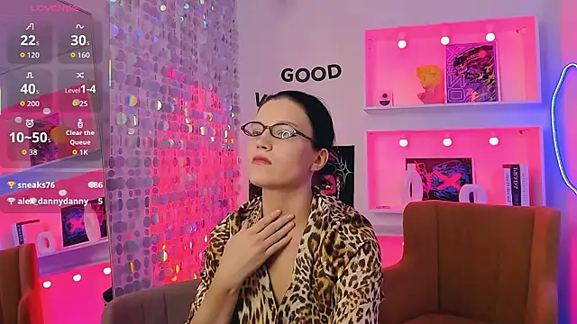 RowenMoon online show from February 14, 10:45 pm