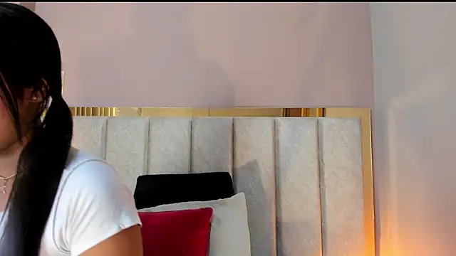 GahiaBelucci online show from April 25, 6:05 pm