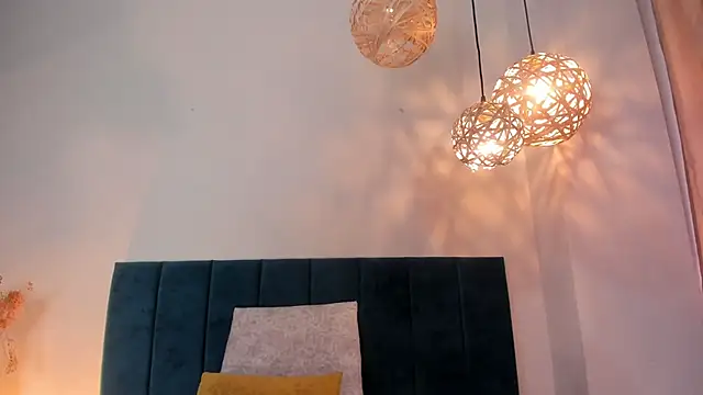 GahiaBelucci online show from April 22, 4:15 pm