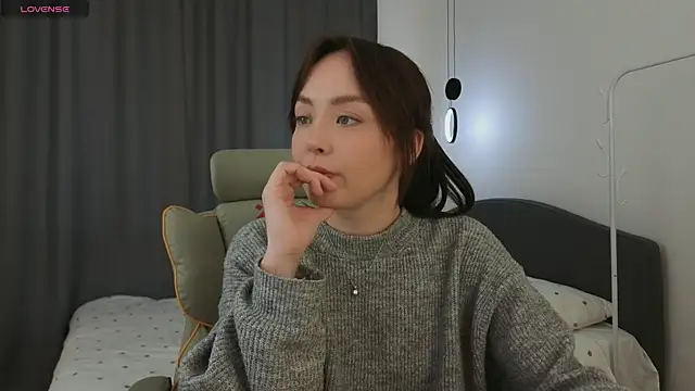 fallin lovee online show from April 25, 1:41 pm