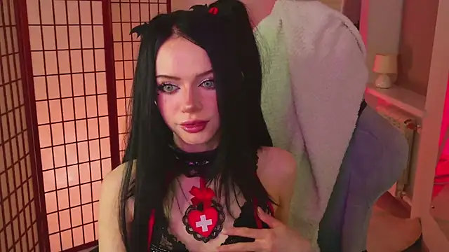 Dark Diva online show from April 8, 9:50 pm