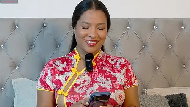 izzybelmonth12 online show from April 28, 8:57 pm