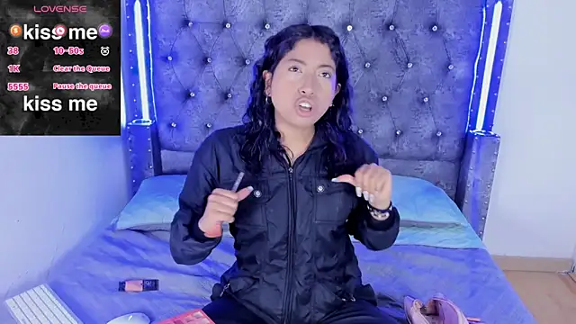 Mia Cavalli online show from March 9, 12:08 pm