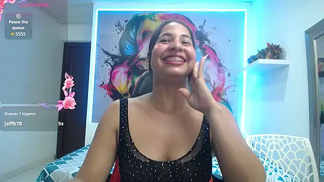 nicol ross19 online show from April 17, 9:50 pm