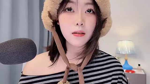 smalldaisy online show from April 27, 2:52 am