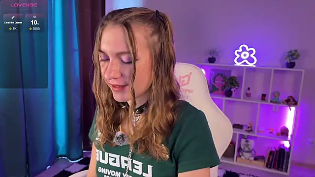 KellySunn online show from June 12, 8:11 am