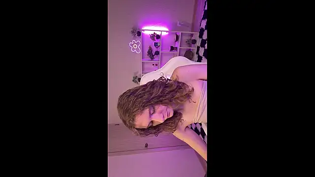 KellySunn online show from February 1, 9:30 am