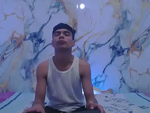 BrownieLoverss online show from December 20, 9:41 pm