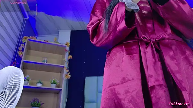 Emilyy05  online show from April 28, 1:03 am