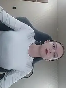 Yzi online show from December 22, 8:28 am