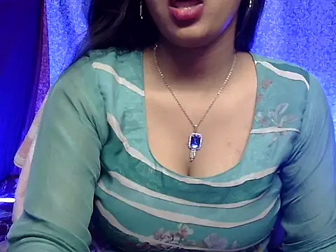 cute Dirty Diva online show from April 25, 5:21 pm