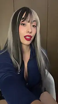 EmmaInPink online show from March 6, 4:57 pm