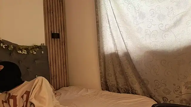 cute emmma online show from April 20, 11:35 am