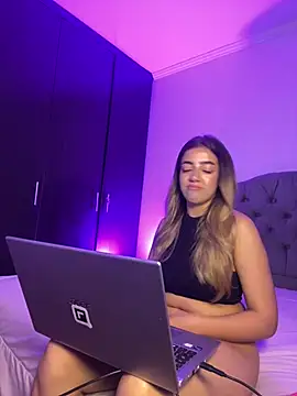 cute emmma online show from March 31, 12:43 am