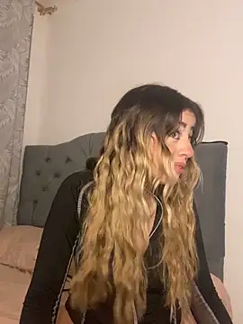 cute emmma online show from February 22, 10:49 am