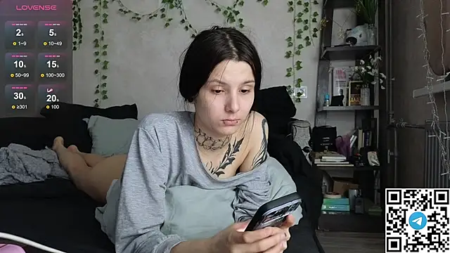 LeonaHinnes online show from April 23, 12:29 pm