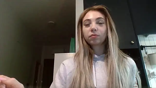 TeenLily online show from December 22, 6:00 pm