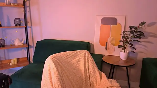 curly jade online show from March 7, 8:21 am