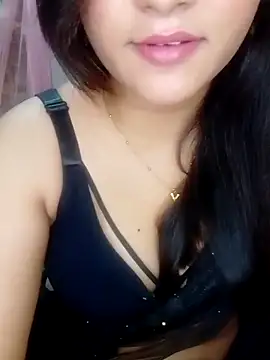 Saumyy online show from April 25, 7:00 pm