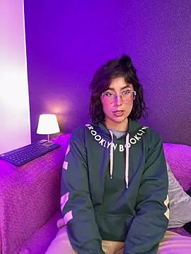 luna gv online show from March 11, 11:47 am