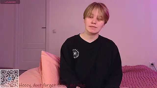 starsonthesky online show from April 24, 12:19 pm