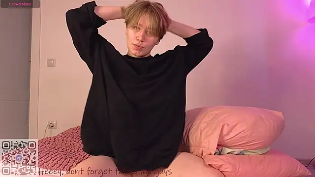 starsonthesky online show from April 22, 12:46 pm