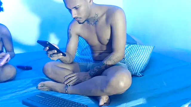  keylafisher  online show from April 23, 5:15 pm