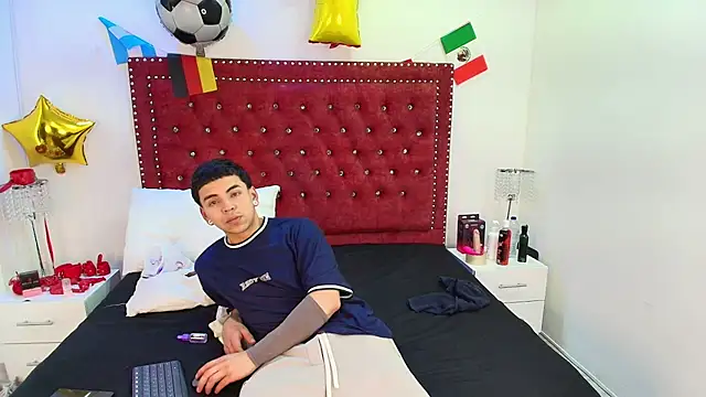 Jaden and sofia online show from June 30, 3:06 am