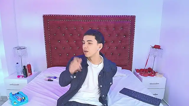 Jaden and sofia online show from May 31, 3:34 am