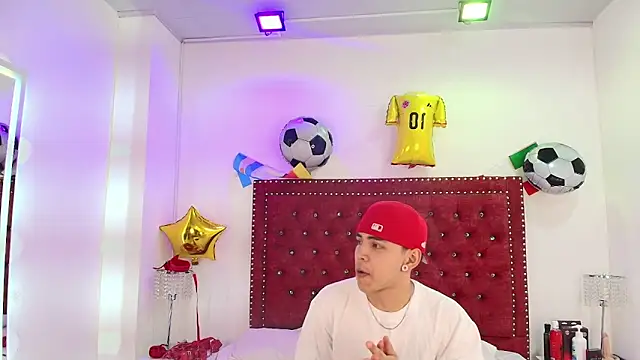 Jaden and sofia online show from July 1, 3:17 am
