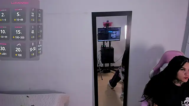 Abby Hiiltoon online show from March 8, 4:16 am