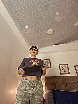 kat paradise online show from April 19, 11:32 am