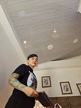 kat paradise online show from April 23, 11:39 am