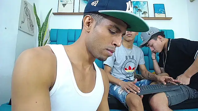 Interracial Snow Bunny online show from March 26, 8:21 pm