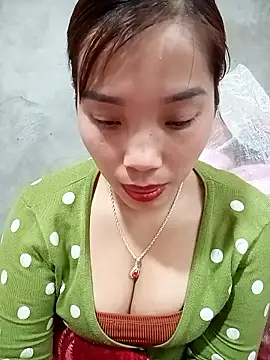 yeutinh00 online show from March 9, 7:44 am