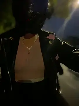 Scarlet auraa online show from April 24, 11:29 pm