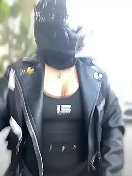 Scarlet auraa online show from April 25, 10:40 pm