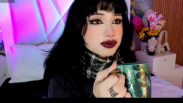 Sienna Desiree online show from April 23, 2:08 am