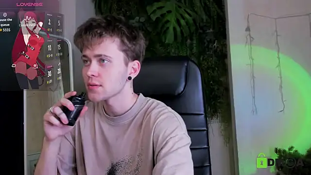 Tomas Norton online show from March 10, 2:43 pm