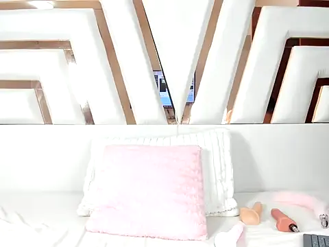 MiaKleinX online show from April 23, 9:06 pm