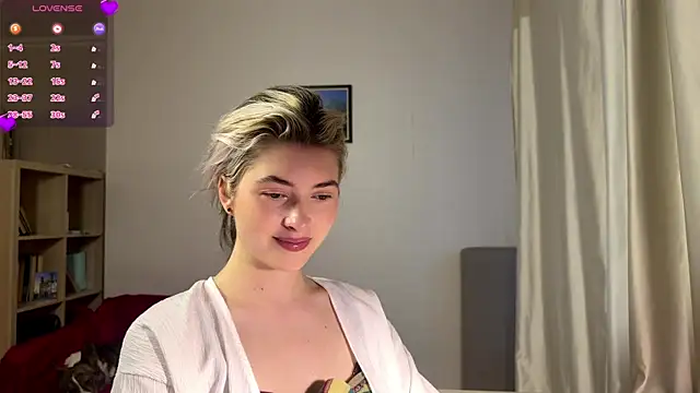 Dia DeAmas online show from June 11, 5:21 pm