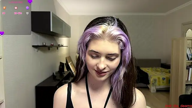 Dia DeAmas online show from April 20, 6:11 pm