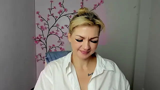 Madonna Fire online show from April 25, 12:41 pm