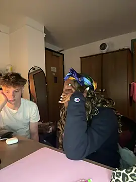 CookiesNcreaming online show from March 23, 10:49 pm