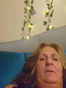 HotAzMilf online show from April 23, 11:17 am