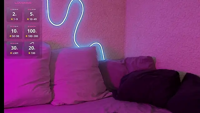 ValeryAlfie online show from April 2, 4:15 pm